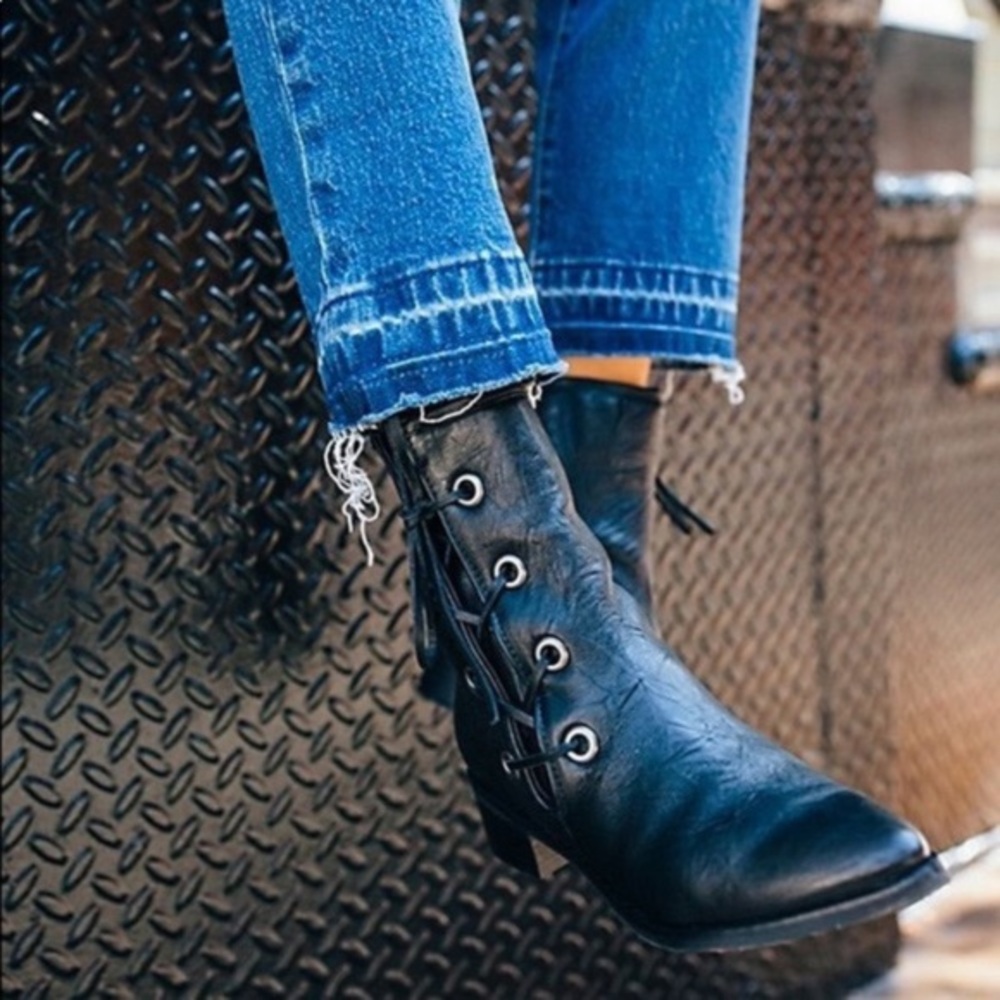 Matisse Proper lace up boots size 7
